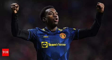 We need to play more like Anthony Elanga, says Manchester United boss ...