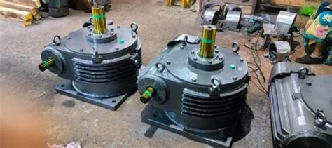 Worm Reduction Gearbox - Input and Output Hollow Worm Gear Box ...