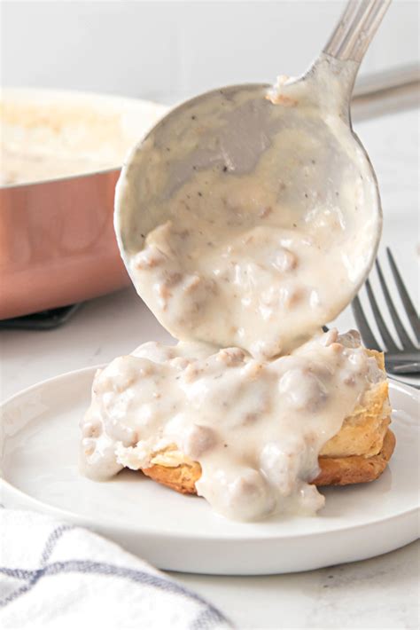 Easy Sausage Gravy Recipe - Southern Kissed
