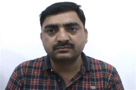 FIR के बाद भी गिरफ्तार नहीं हुए SRS ग्रुप के मालिक, पीड़ित बोला- उन्हें ...