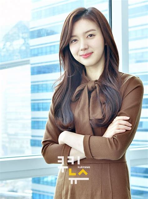 7 Fakta Menarik Seputar Chae Seo-jin (Aktris Korea) – Sosmedmu