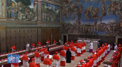 El conclave comença sense acord