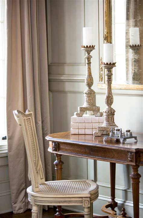 Home Library Table 的图像结果