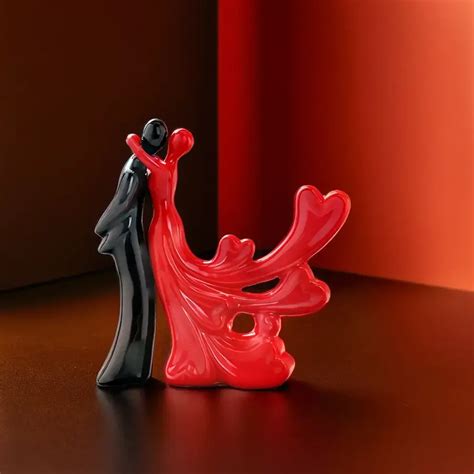 Ceramic Couple in Love Modern Design - Modern Home Decor Items | Moolwan
