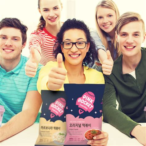 Korean Tteokbokki Pink Rocket Rice Cake with Ramen Noodle, Rabokki ...