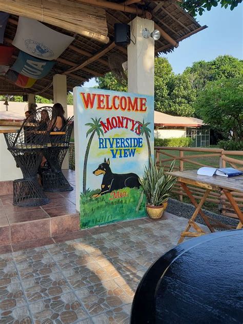 MONTY'S RIVERSIDE VIEW RESORT (San Antonio) - Resort Reviews, Photos ...
