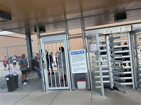 Supporters of UAW presidential candidate Will Lehman campaign in ...