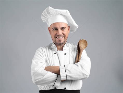 男厨师用灰色背高清图片下载-正版图片505685027-摄图网