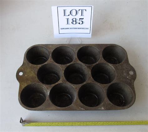 Heavy Duty Vintage Cast Iron Muffin Tin | EstateSales.org