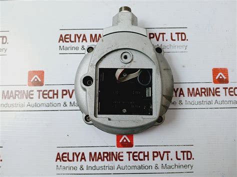 Fluke 700g Pressure Gauge 70 Bar – Aeliya Marine Tech