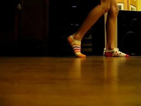 How to Moonwalk Easy Steps 的图像结果