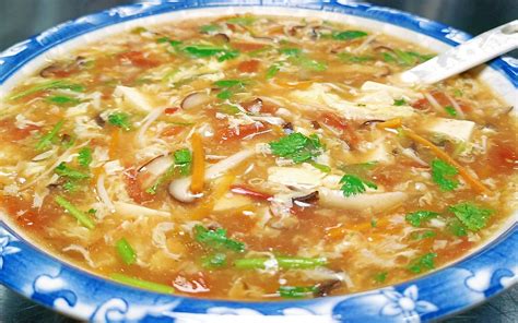 大厨分享酸辣汤的做法，简单实用，酸辣鲜香，开胃又解腻 - 哔哩哔哩