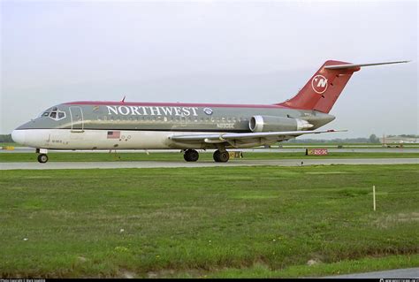 N8906E Northwest Airlines Douglas DC-9-14 Photo by Mark Ijsseldijk | ID ...
