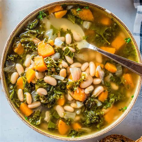 Tuscan Cannellini Bean Soup with Kale (Ribollita) - Urban Farmie