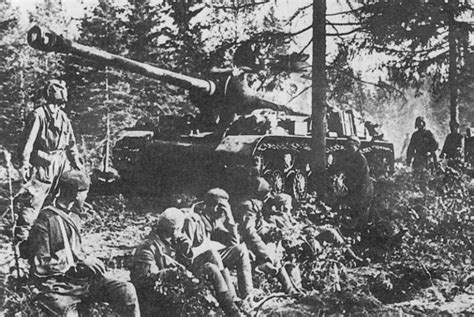 The Flying Tank Buster - Hans-Ulrich Rudel 2,000 targets destroyed ...