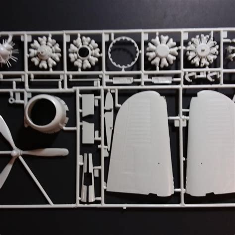 Scale Model Aircraft Building 的图像结果