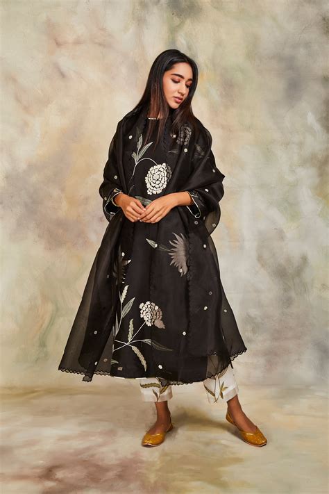 Black floral kurta set - Elahe