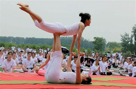 Students In 100 Chinese Universities Are Doing Yoga To Fight Stress