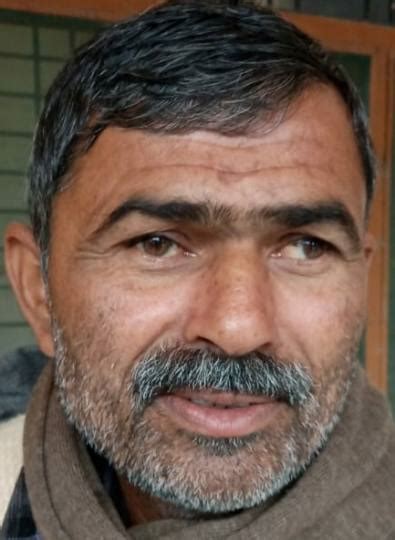 क्रय केंद्रों पर कीचड़ से उठान व्यवस्था प्रभावित - in rain cane whight ...