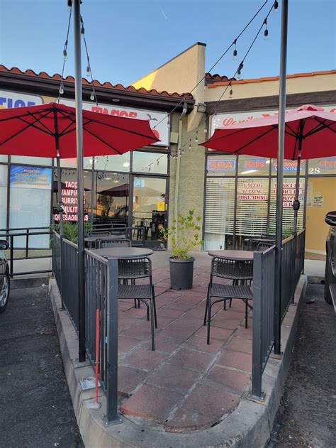 Tacos El Vampiro, 12737 Glenoaks Blvd, Sylmar, CA 91342