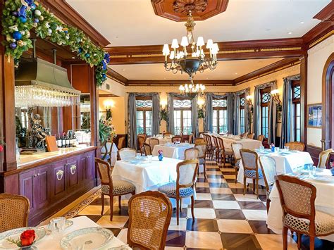 Lunch at Disneyland’s Club 33 - Jolly Tomato