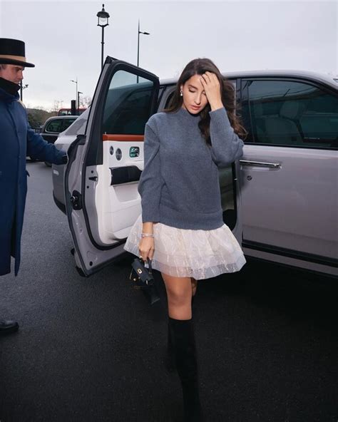 Bollywood actress nora fatehi look gorgeous in mini skirt see her ...
