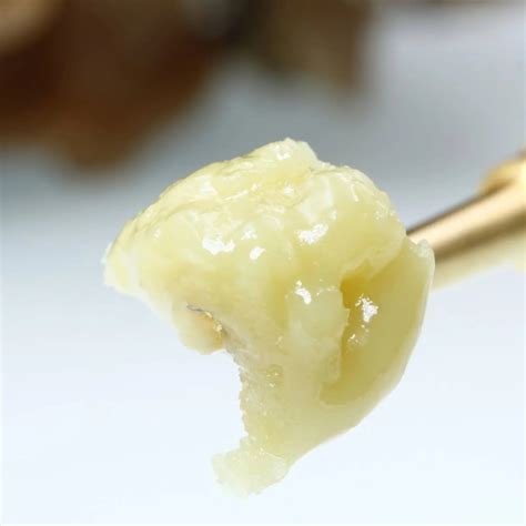 What Is Hash Oil? Benefits, Risks & How to Use It Safely – Hempbuti