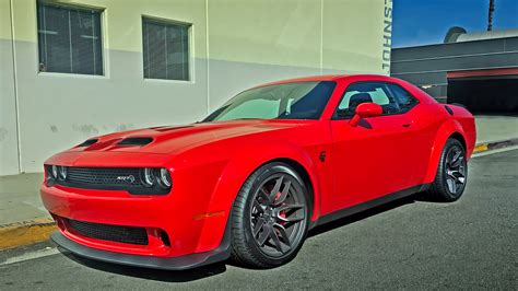 Dodge Challenger Hellcat Red