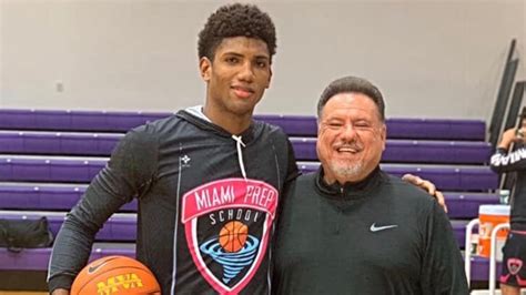 Miami Prep hoops standout Norchad Omier commits to Arkansas State