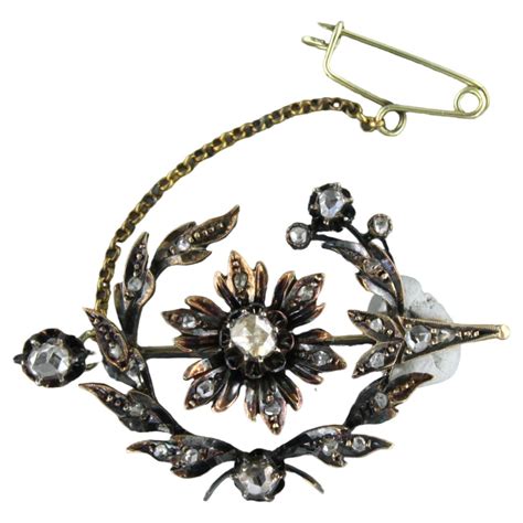 Brooch set with diamonds 14k yellow gold For Sale at 1stDibs