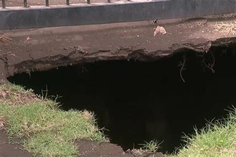 Ilang residente sa Taal nababahala sa mga insidente ng pagguho ng lupa ...