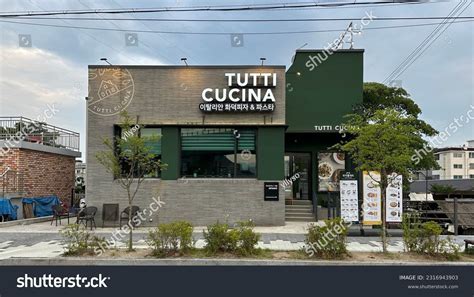 Restaurant Front View 的图像结果