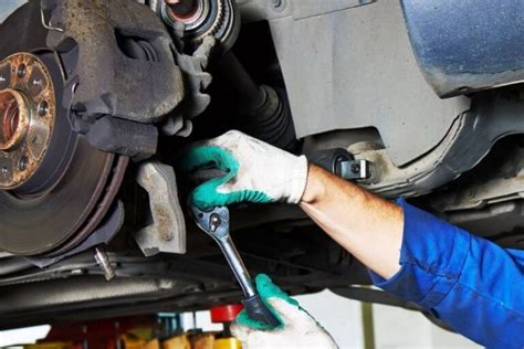 Installing Front Struts 的图像结果