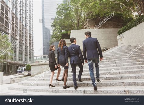 People Walking On the Street Background Business 的图像结果