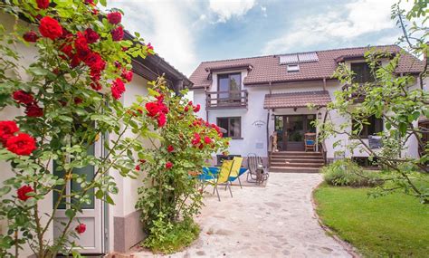 GUESTHOUSE LA DESPANI (Brasov) - Guesthouse Reviews, Photos, Rate ...