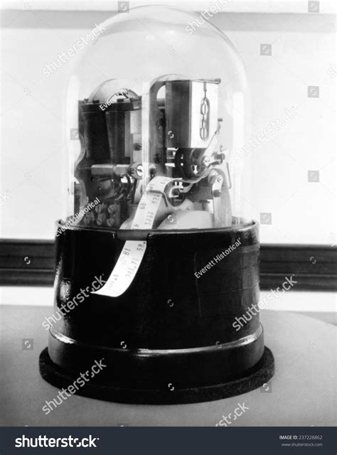 137 imagens de Ticker tape machine Imagens, fotos stock e vetores ...