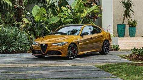 25 Fastest Sedans In The World, Ranked