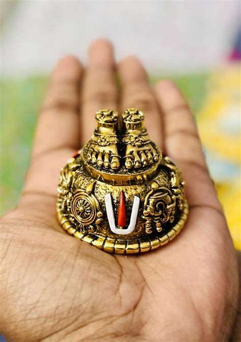 Balaji Charan with Shanku Chakra Namam – Gold Plated (2 Inch)