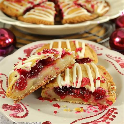 Cranberry White Chocolate Sweetie Pies - Recipes Epic