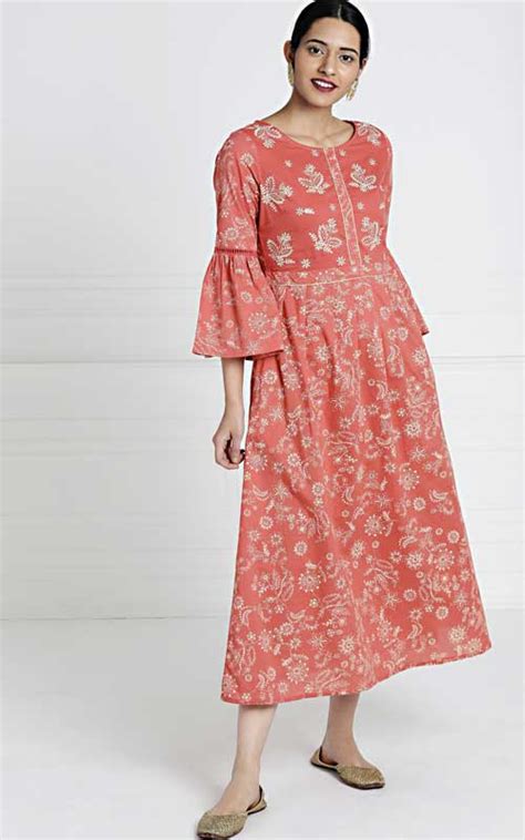 Kurtis with Umbrella Sleeves: कुर्ती की बाँहों में यह है लेटेस्ट कट ...