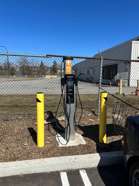 Carvana Long Island | Garden City, NY | EV Station