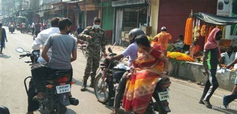 कतरास में बिना ई पास के निकलनेवालों पर पुलिस सख्त - In Katras, the ...
