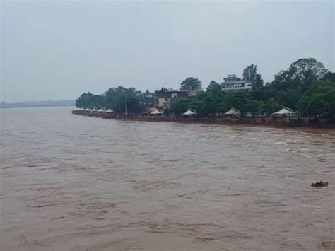 Many rivers in spate due to continuous rain in Jharkhand; Waterlogging ...