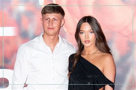 Louis Tomlinson's sister Phoebe, 19, is pregnant with her first child ...