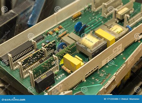 Electronic Components Types 的图像结果