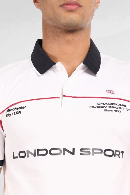 White Colourblocked Men Slim Fit T-Shirts - Selling Fast at Pantaloons.com