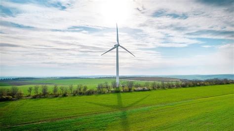 Page 2 | Wind farms Images - Free Download on Freepik