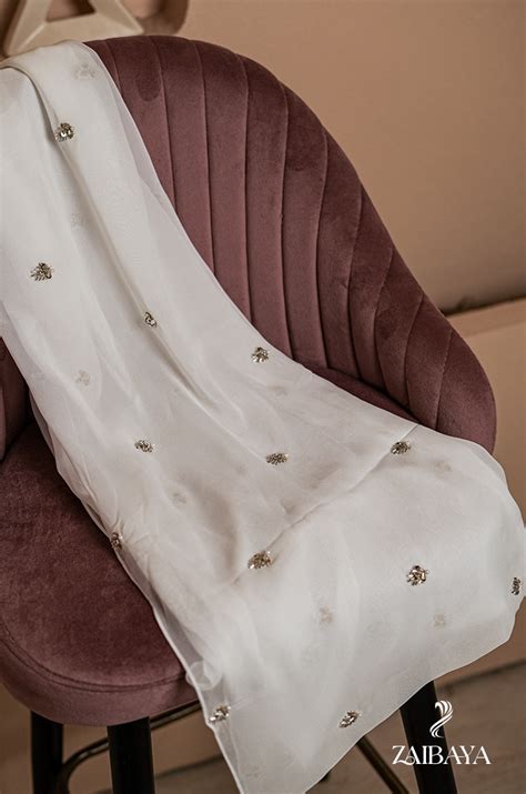 Best Abayas, Hijabs and Khimars | Buy Abaya Online in India - Zaibaya