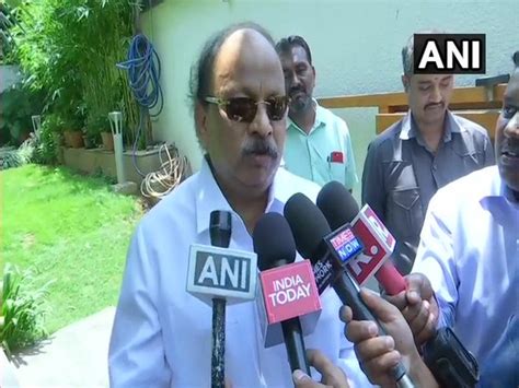 K'taka MLA Roshan Baig calls leaders 'buffoon', 'flop show'; party ...