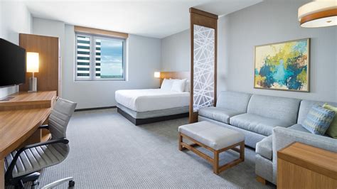 Downtown St. Pete Hotels | Hyatt Place St. Petersburg / Downtown
